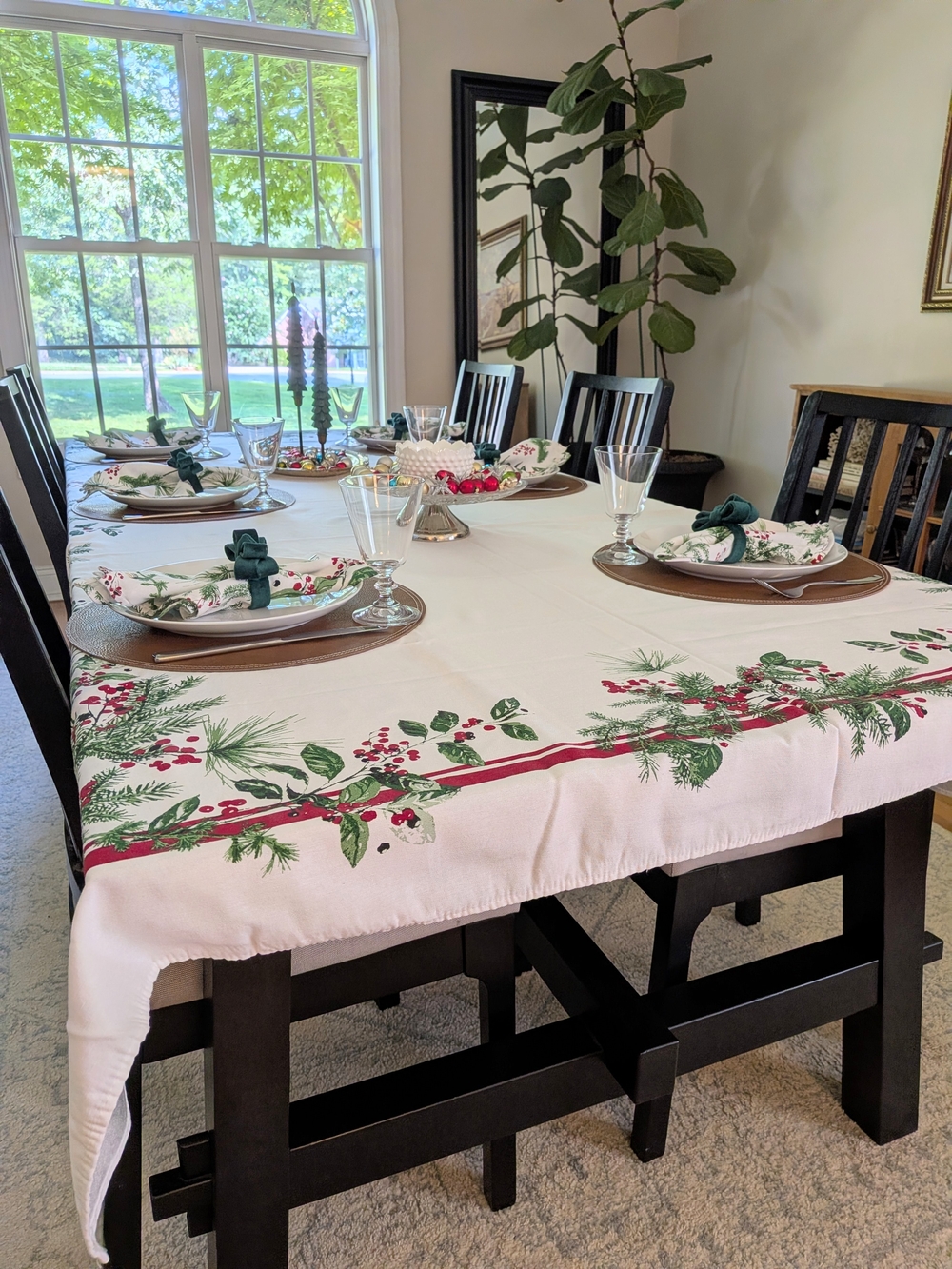 Holiday Pine & Berry Tablecloth AND Six Matching Napkins Hostess Set!